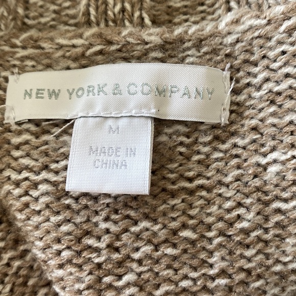 Beautiful poncho sweater - Picture 6 of 7